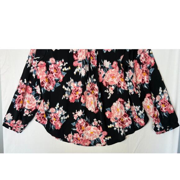 Torrid Dark Floral Top Womens Size 1X Pintuck Button Up Black Bloomcore - Picture 8 of 14